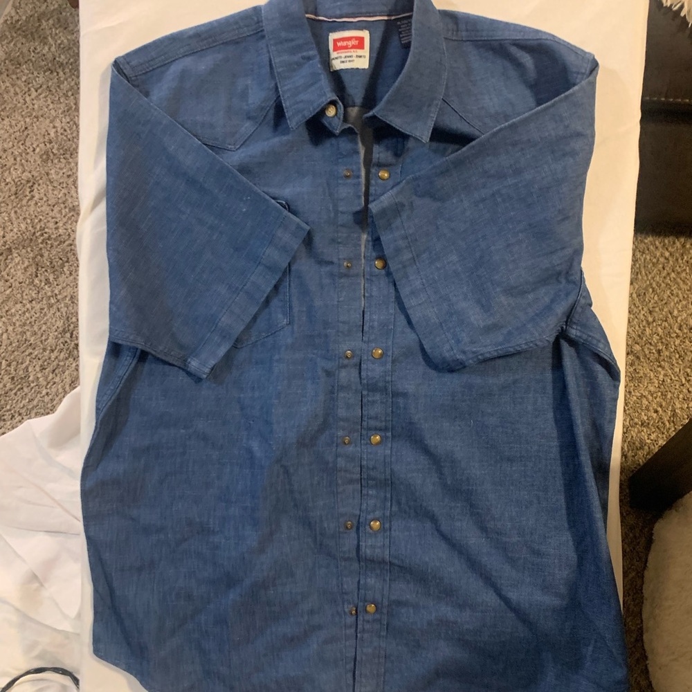Wrangler Men's Denim Blue Button Down Shirt